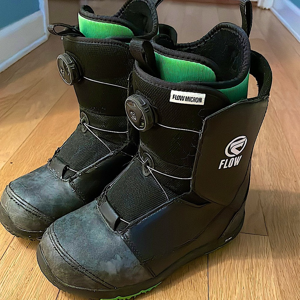 Flow micron snowboarding boots. Size US 4.0